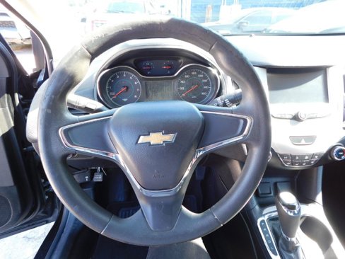 Used 2018 Chevrolet Cruze LS image 22