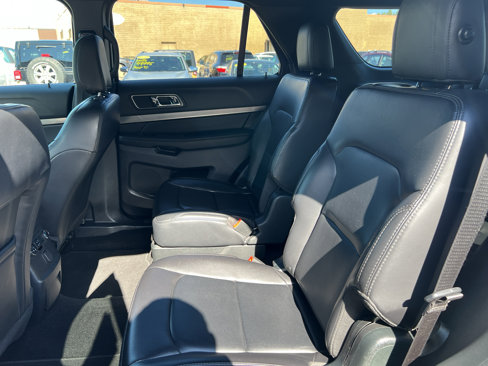 Used 2019 Ford Explorer XLT w/ Equipment Group 202A image 7