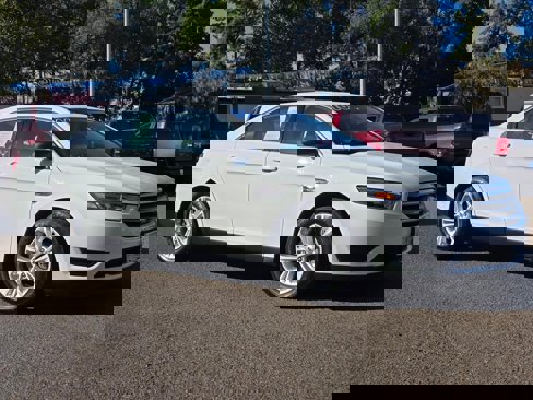 Used 2016 Ford Taurus SE image 30