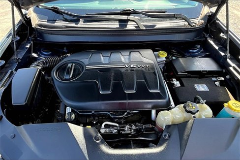 Used 2019 Jeep Cherokee Latitude Plus w/ Comfort/Convenience Group image 27