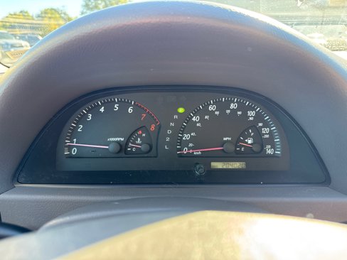 Used 2004 Toyota Camry LE image 16