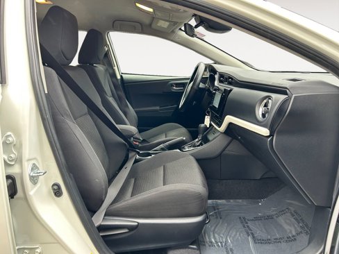 Used 2017 Toyota Corolla iM image 10