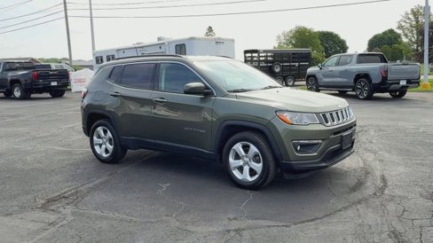Used 2020 Jeep Compass Latitude image 2