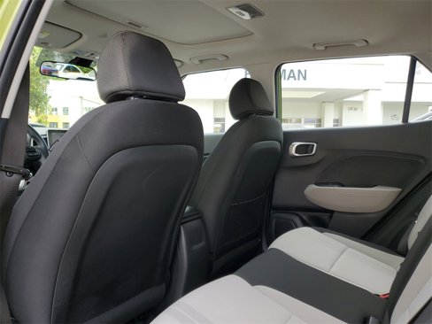 Certified 2023 Hyundai Venue SEL image 9