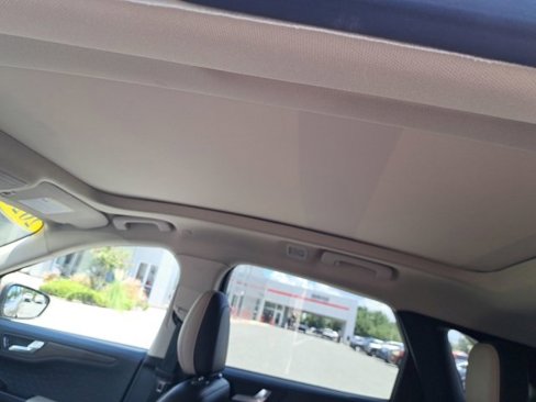 Used 2020 Ford Escape Titanium image 20