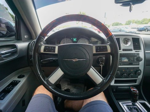 Used 2007 Chrysler 300 C image 19