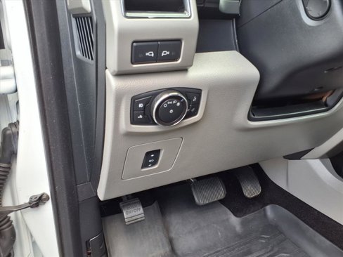 Used 2017 Ford F150 Lariat w/ Equipment Group 502A Luxury image 20