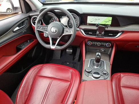 Used 2018 Alfa Romeo Stelvio Ti image 14