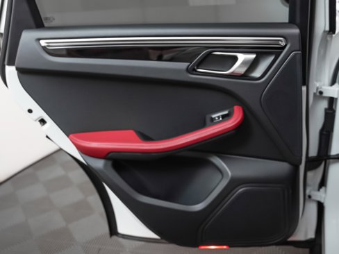 Certified 2023 Porsche Macan image 26