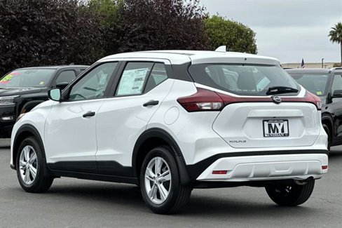 New 2025 Nissan Kicks Play S image 6