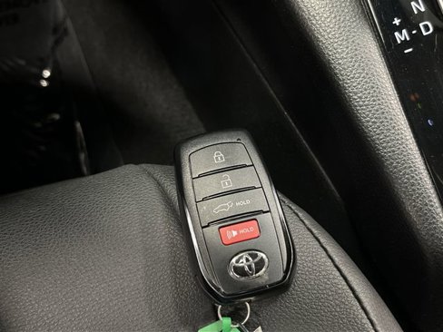 Used 2024 Toyota Corolla Cross XLE w/ Convenience Package image 29
