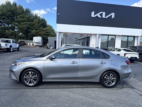 Used 2023 Kia Forte LXS image 2