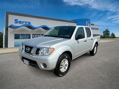 Used 2014 Nissan Frontier SV image 1