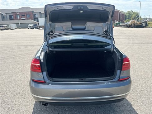 Used 2016 Volkswagen Passat 1.8T SE image 30