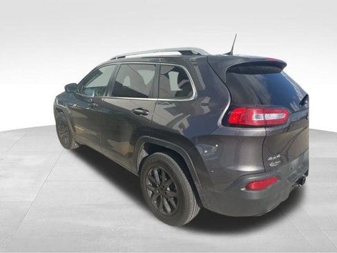 Used 2017 Jeep Cherokee Latitude w/ Cold Weather Group image 4