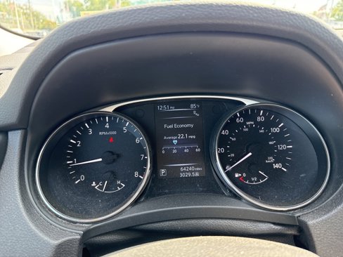 Used 2016 Nissan Rogue SV w/ SV Premium Package image 12