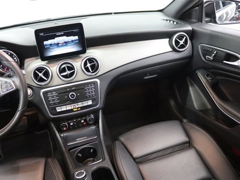 Used 2018 Mercedes-Benz CLA 250 image 20