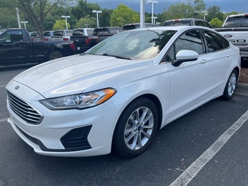 Used 2020 Ford Fusion SE image 1