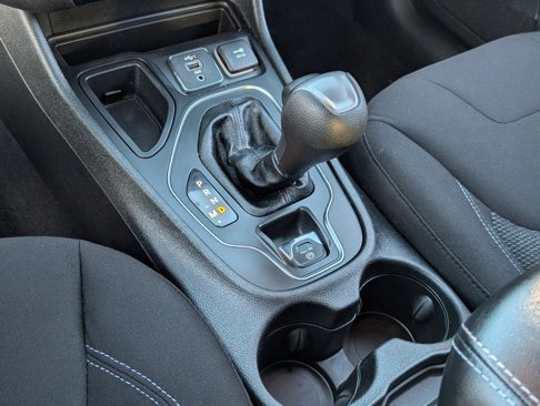 Used 2021 Jeep Cherokee Latitude image 16