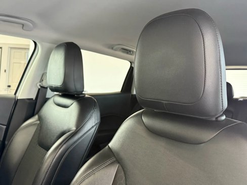 Used 2018 Jeep Compass Latitude w/ Popular Equipment Group image 10