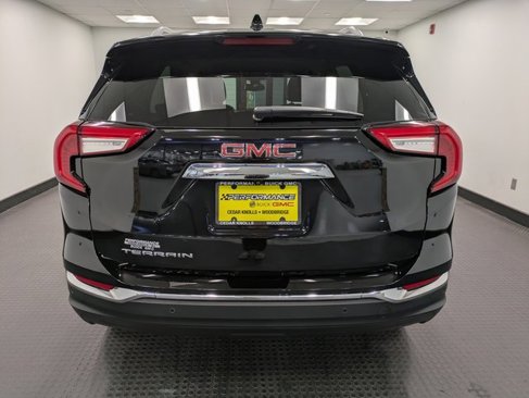 Used 2022 GMC Terrain SLT w/ Infotainment Package II image 5
