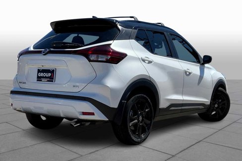 Used 2021 Nissan Kicks SR w/ SR Premium Package image 12
