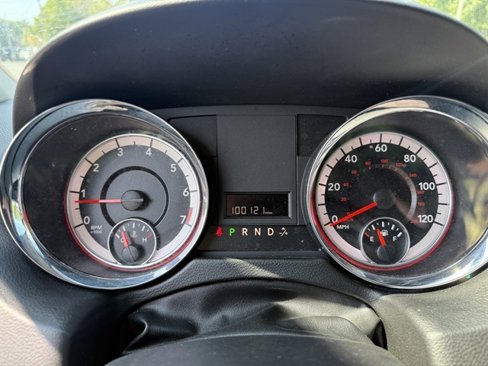 Used 2020 Dodge Grand Caravan SE w/ UConnect Hands-Free Group image 20