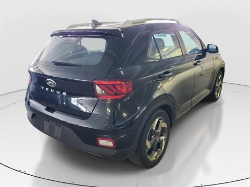 Certified 2022 Hyundai Venue SEL image 3