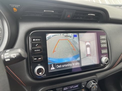 Used 2023 Nissan Kicks SR image 17