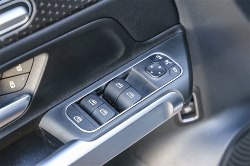 Used 2024 Mercedes-Benz GLB 250 4MATIC image 26