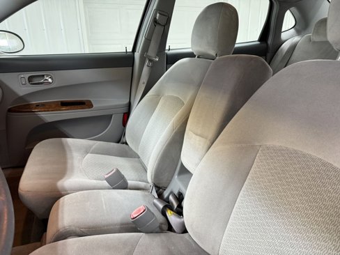 Used 2005 Buick LaCrosse CX image 16