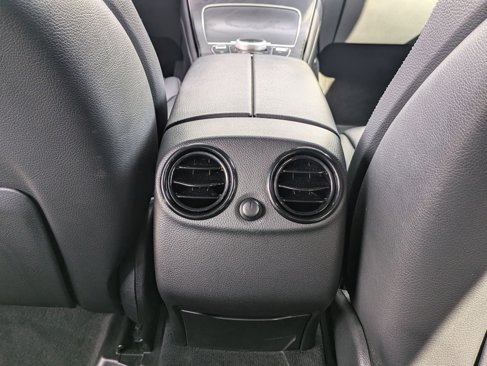 Used 2019 Mercedes-Benz GLC 300 4MATIC image 23
