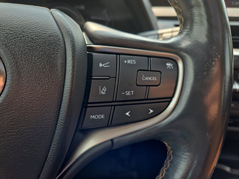 Used 2019 Lexus UX 250h image 20