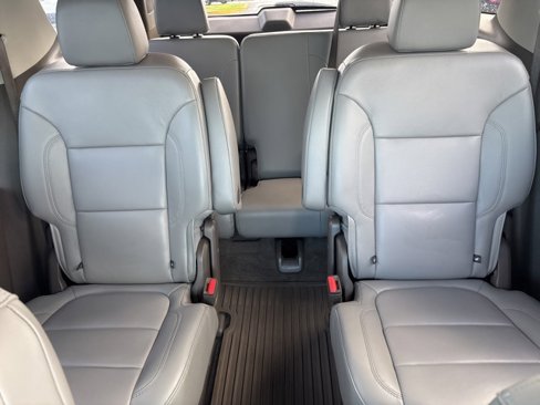Used 2020 Chevrolet Traverse LT w/ Driver Confidence II Package image 22