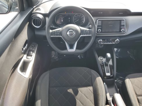Certified 2020 Nissan Kicks SV image 13