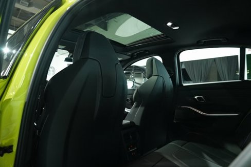 Used 2025 BMW M3 Competition image 27