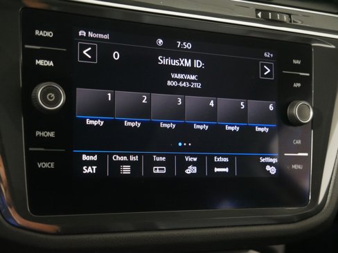 Used 2020 Volkswagen Tiguan SEL image 22