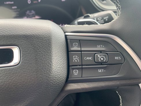 New 2025 Jeep Grand Cherokee Limited image 21
