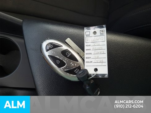 Used 2024 Hyundai Elantra SEL image 31