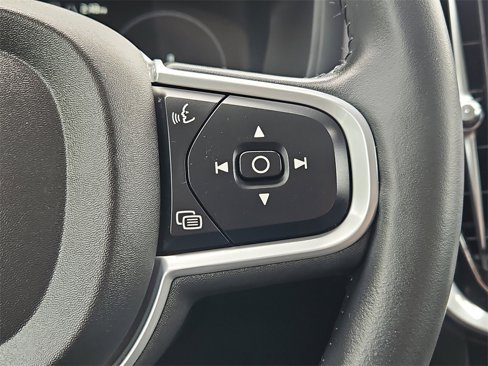 Used 2022 Volvo S60 T8 R-Design Expression image 25