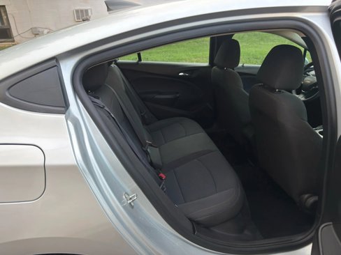 Used 2017 Chevrolet Cruze LS image 22