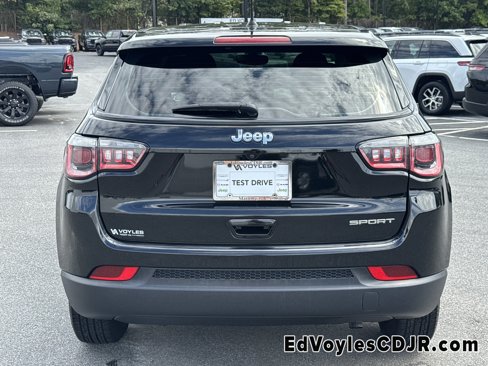 Used 2018 Jeep Compass Sport image 7