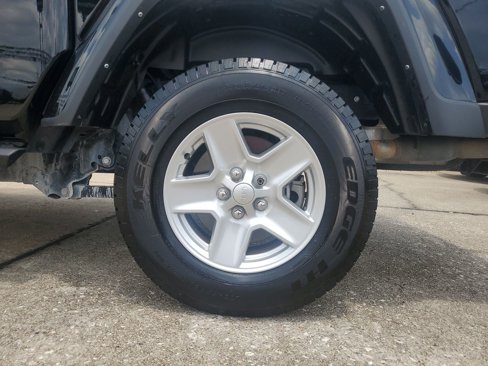 Used 2022 Jeep Gladiator Sport image 7