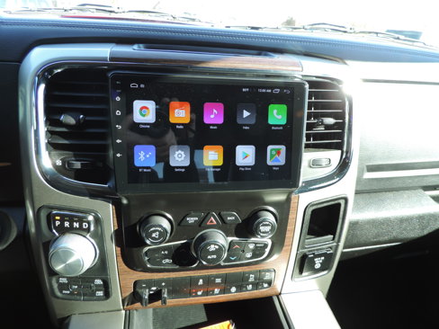Used 2018 RAM 1500 Laramie w/ Convenience Group image 9