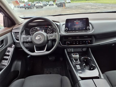 Used 2023 Nissan Rogue S image 18