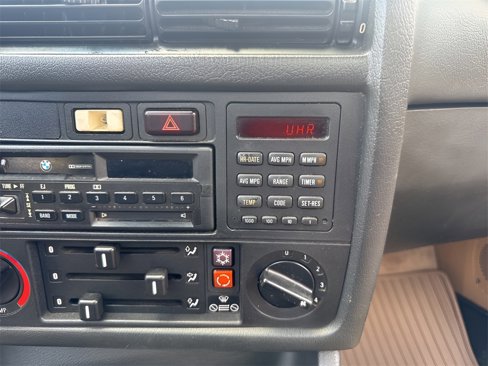 Used 1990 BMW 325i Convertible image 16