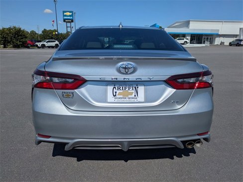 Used 2024 Toyota Camry SE image 5