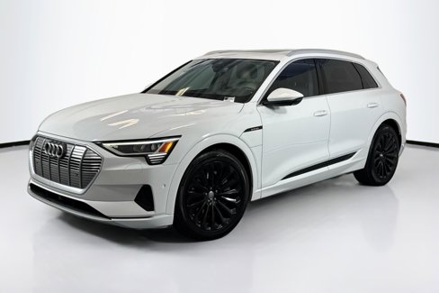 Used 2019 Audi e-tron Prestige w/ Prestige Package image 1