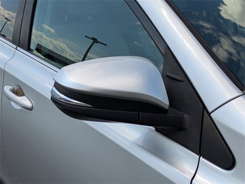 Used 2013 Toyota RAV4 XLE image 10