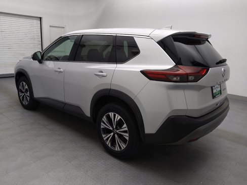 Used 2021 Nissan Rogue SV image 3